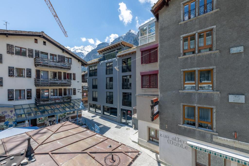 Nespecifikovaný výhled na hory nebo výhled na hory při pohledu z hotelu