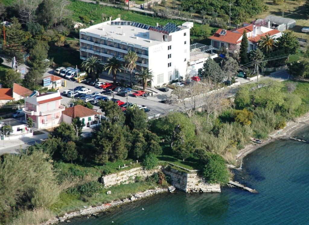 Vue panoramique sur l'établissement Zikas Hotel