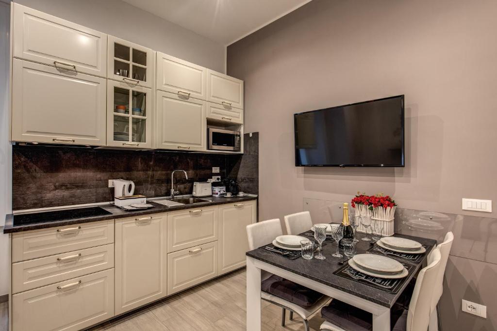 Vatican Royal Apartment - 13