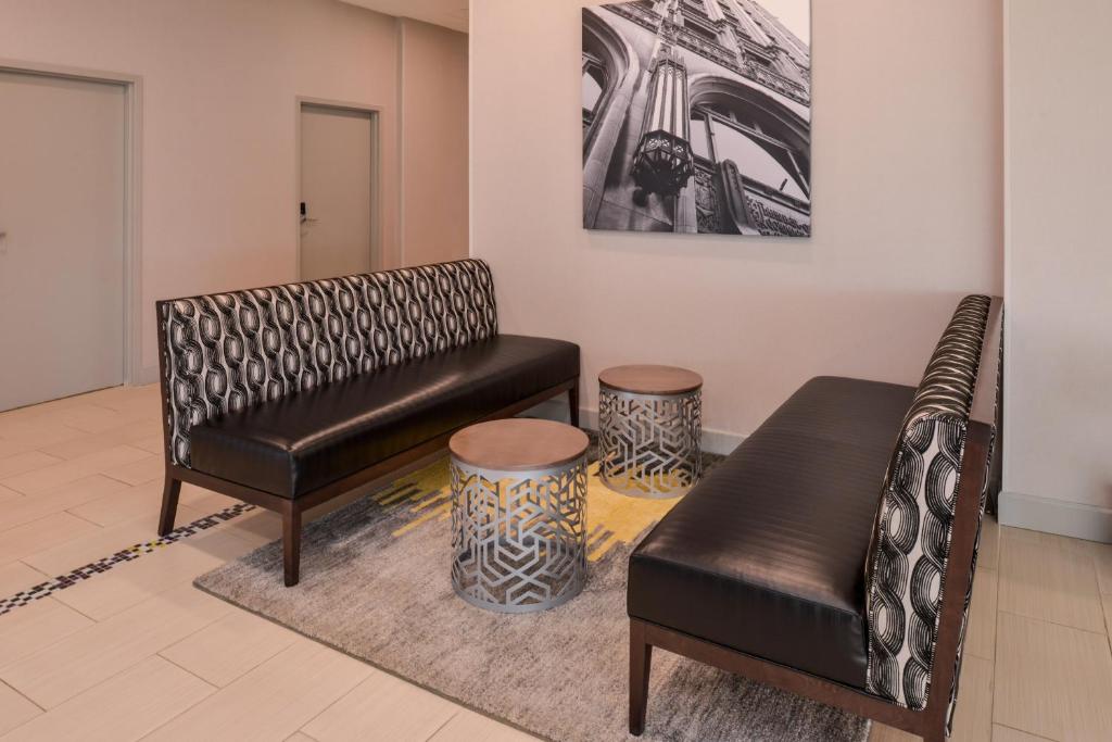 La Quinta by Wyndham Indianapolis South photo