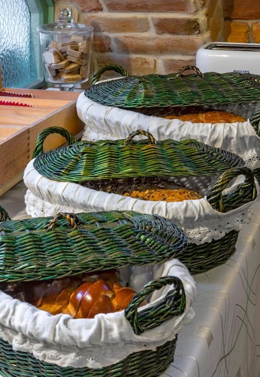 Família Vendégház - Resim 27