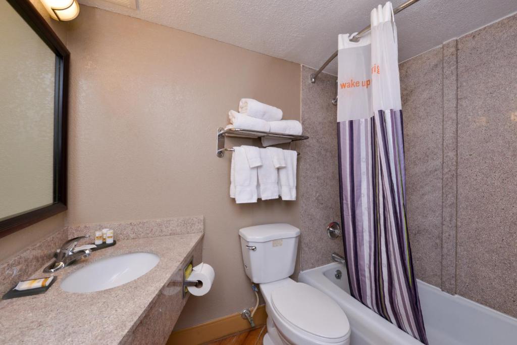 La Quinta by Wyndham Indianapolis South photo