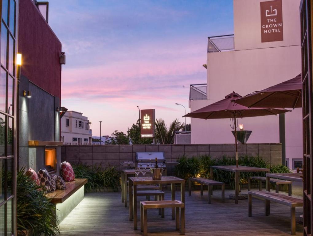 The Crown Hotel - Resim 6