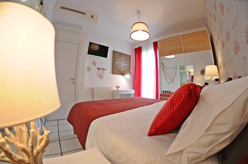 Thalìa Guest House Marzamemi - Tweepersoonskamer Met Balkon