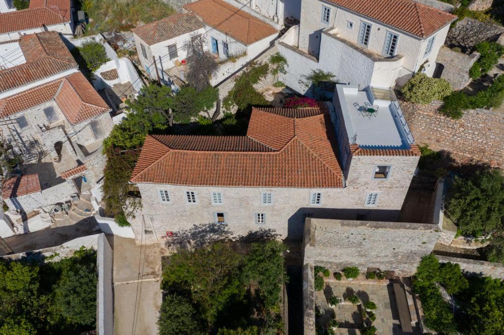 Το κτήριο όπου στεγάζεται  το διαμέρισμα