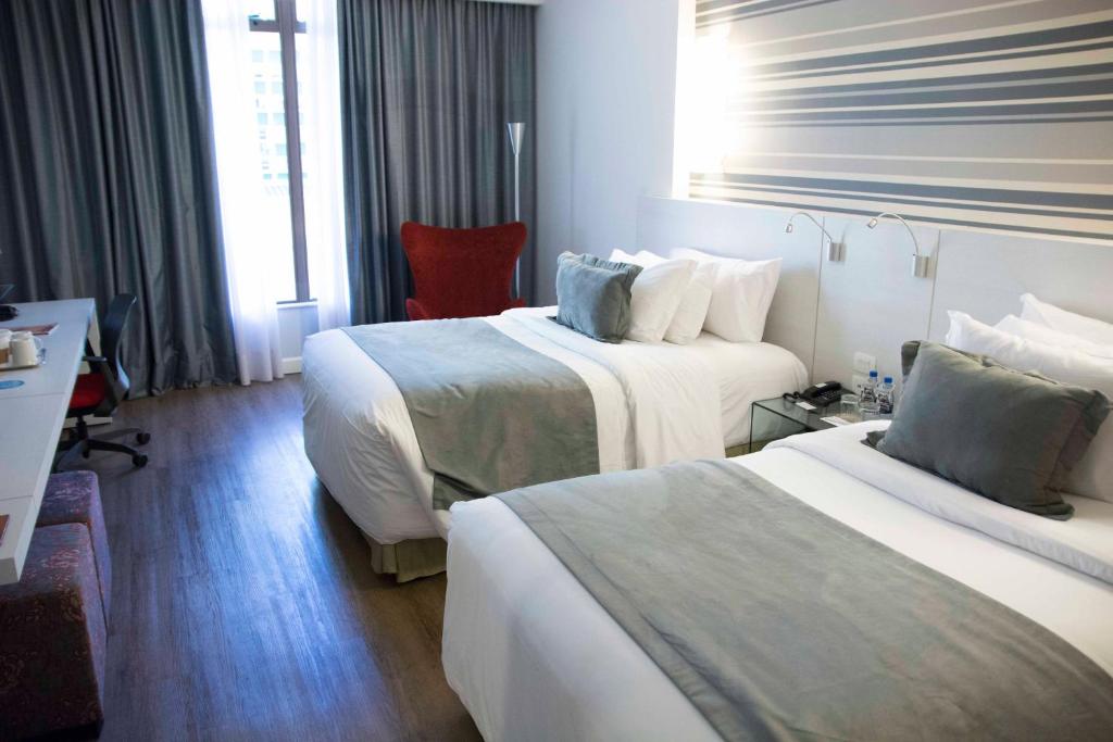  Radisson Hotel Curitiba