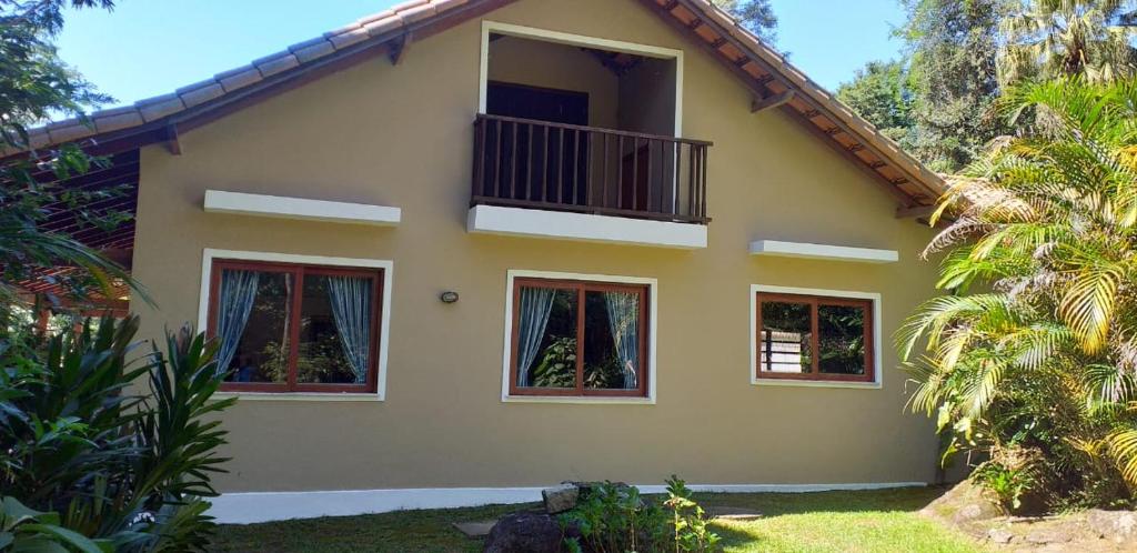  Casa de Temporada Penedo / Serrinha