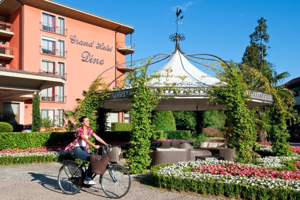 Een tuin van Grand Hotel Dino