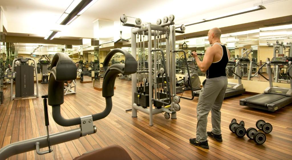Het fitnesscentrum en/of fitnessfaciliteiten van Grand Hotel Dino