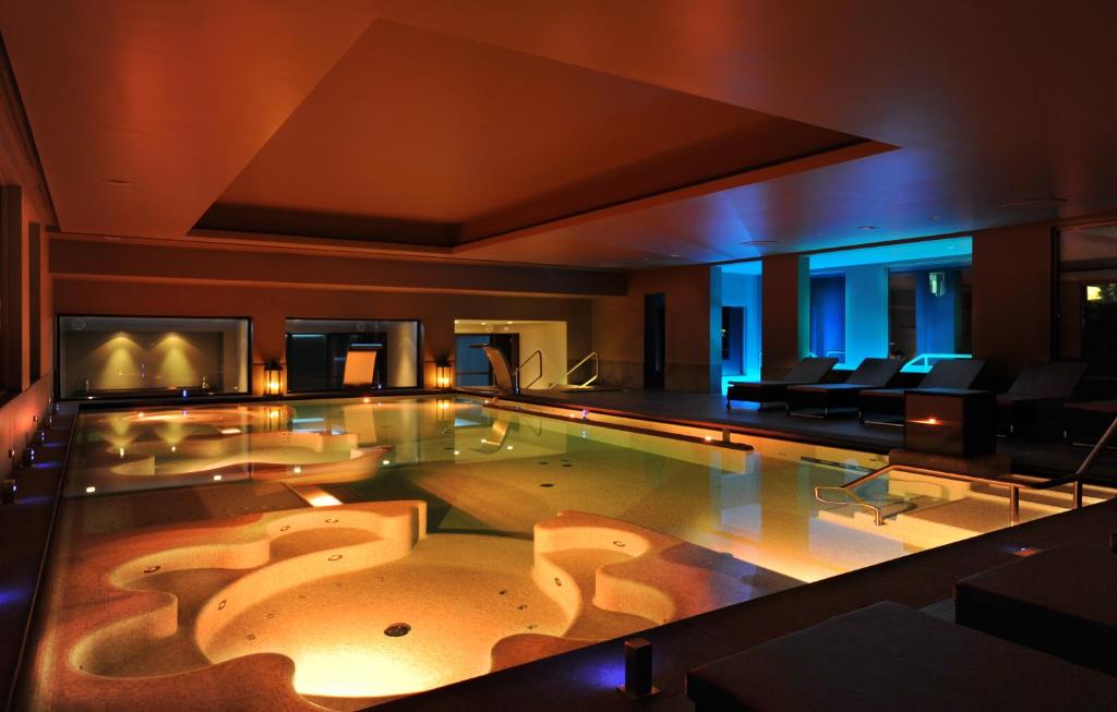 Bazén v ubytování Hotel San Giorgio nebo v jeho okolí
