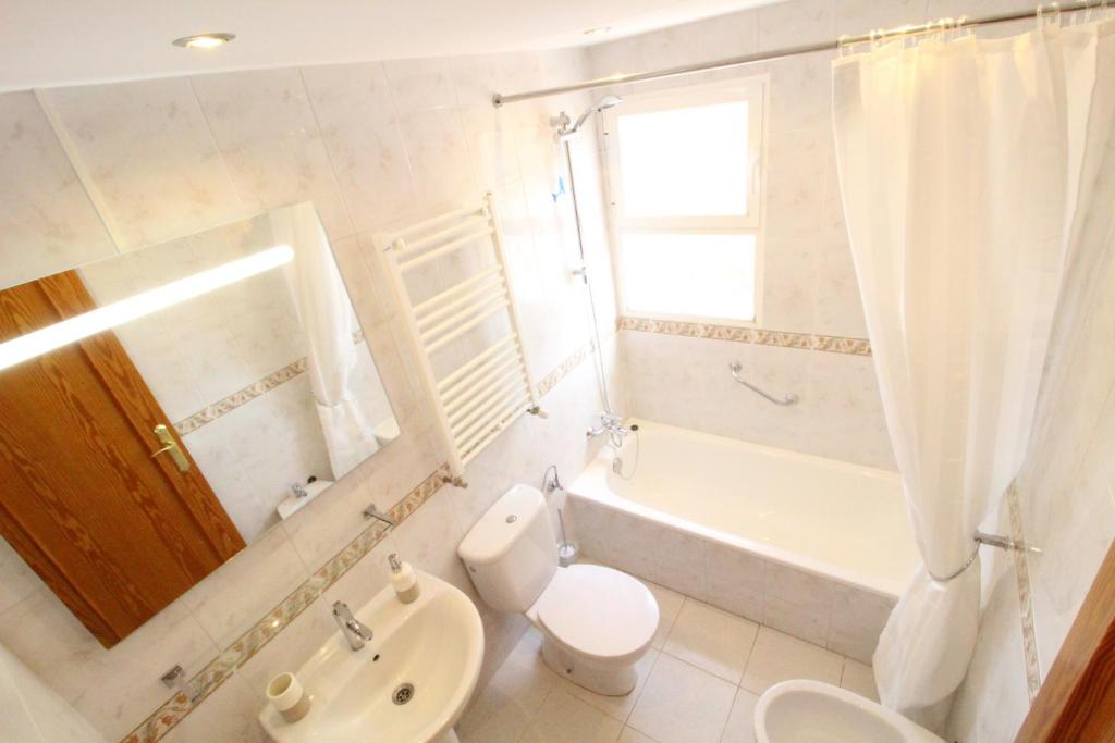Atico Levante Torre Montecarlo, Benidorm – Updated 2022 Prices