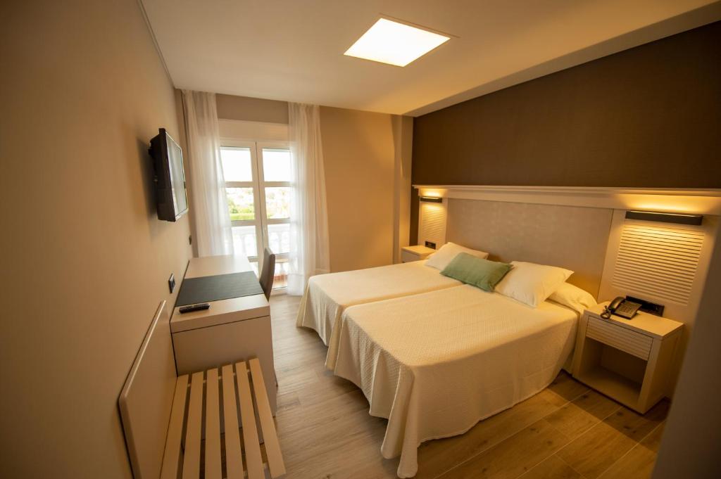 Gallery image of Hotel Diufain in Conil de la Frontera