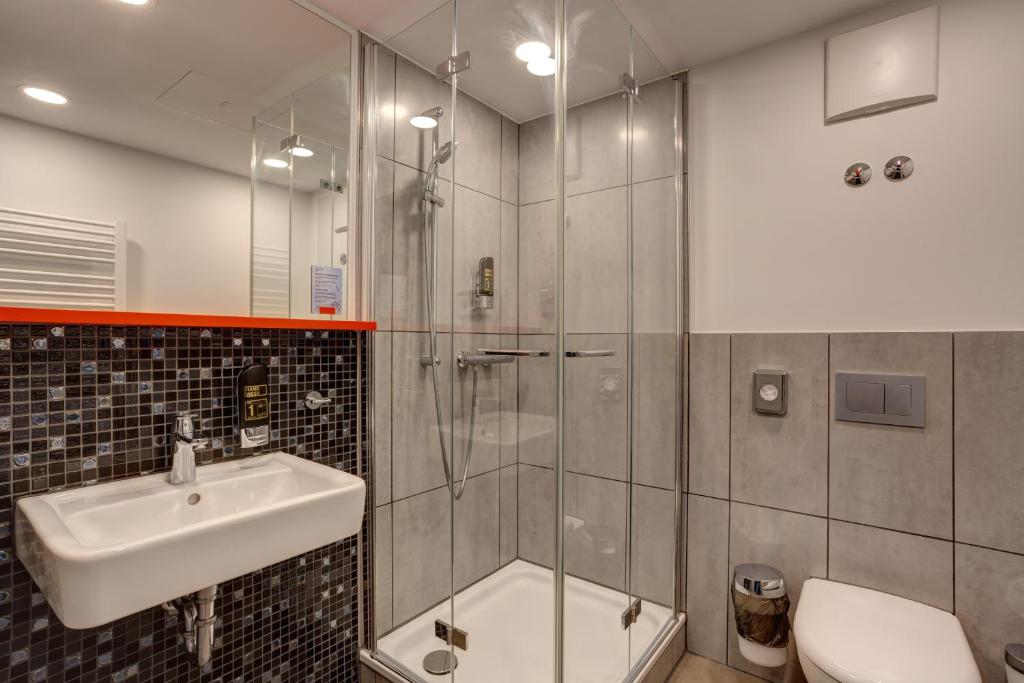 MEININGER Hotel München Olympiapark - Resim 8