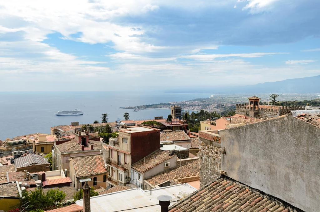 a view of the city of dubrovnik from the castle at Sunset Holiday Home Taormina in Taormina