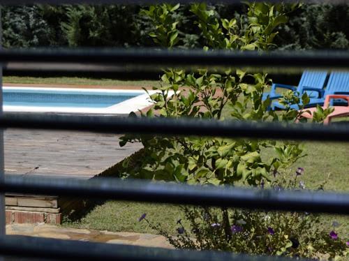 Vonkajšia záhrada v ubytovaní Alojamientos Rurales La Codosera