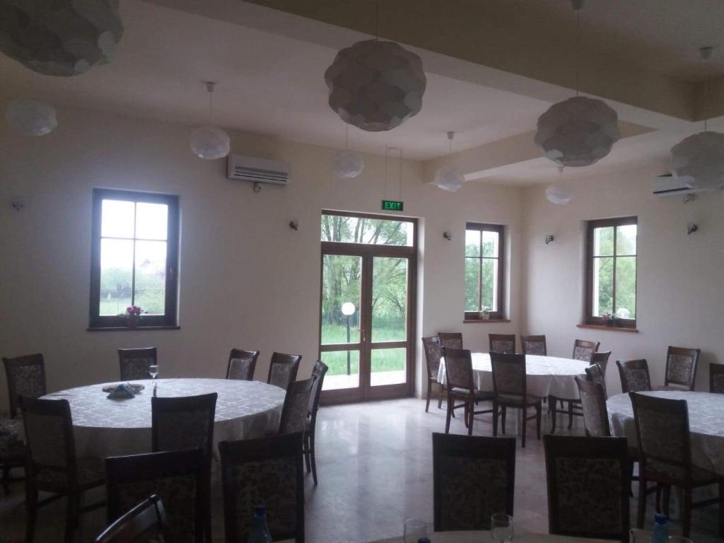 Restaurace v ubytování Pension Cetate Valcău de Sus