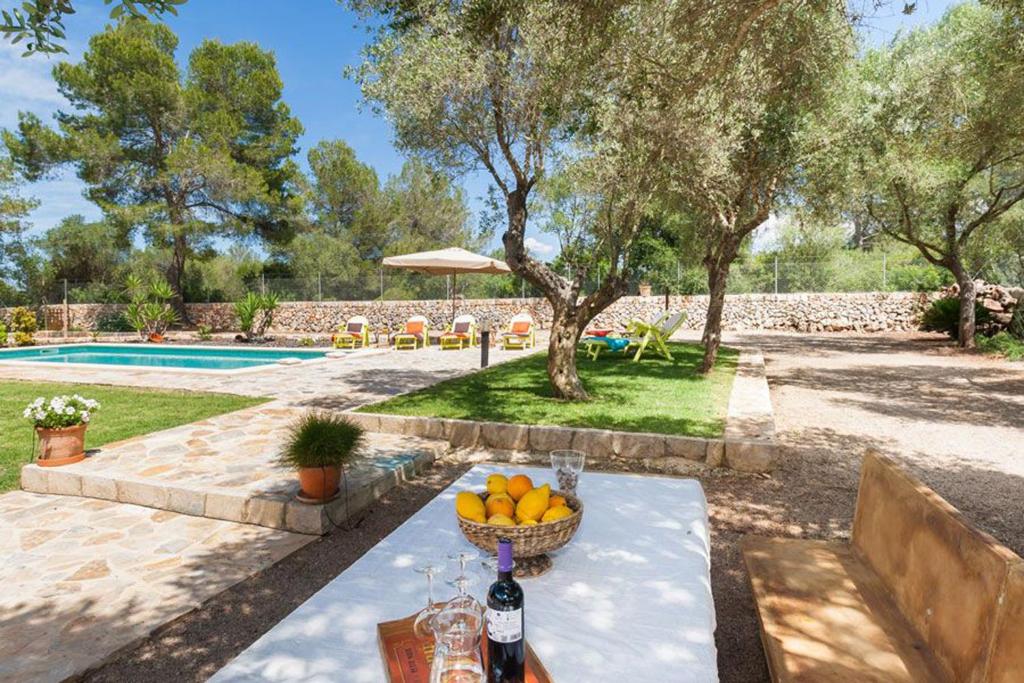 Bazén v ubytování Finca Isabel y Guillermo con posibilidad de piscina climatizada nebo v jeho okolí