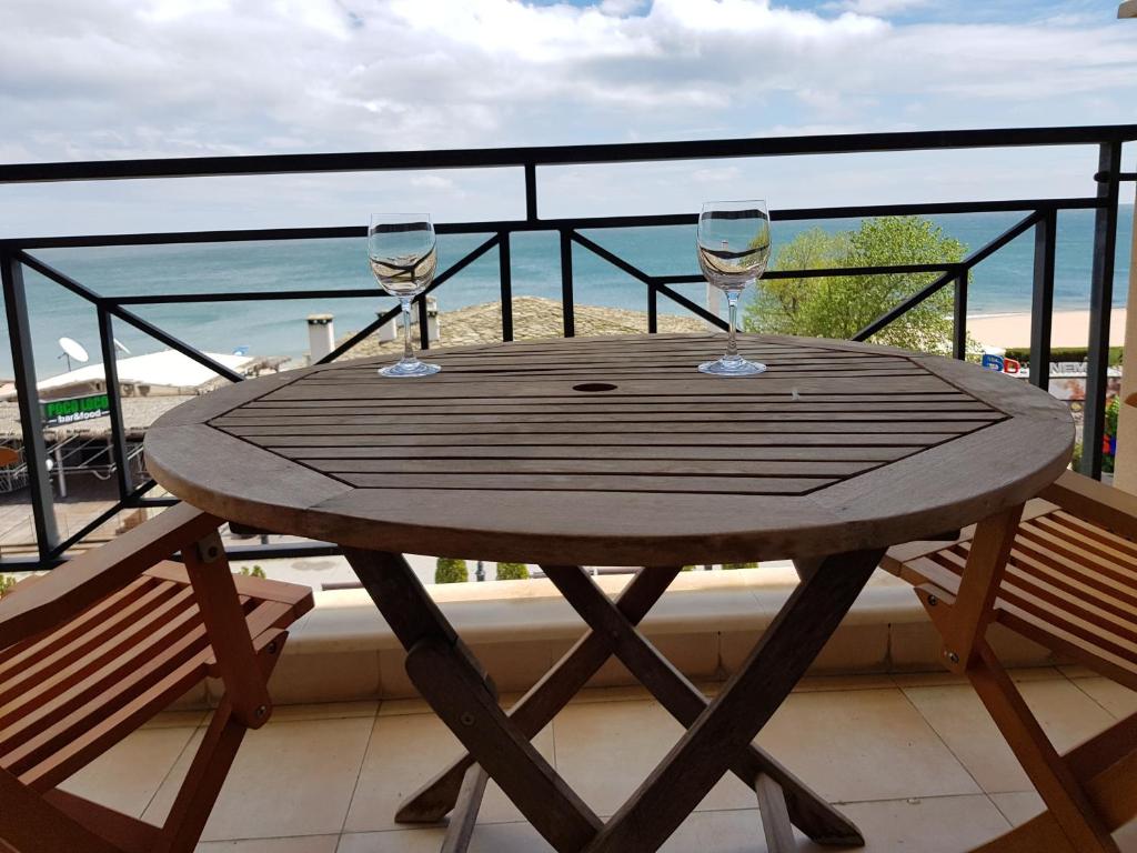 Golden Sands Rentals Apartments - Two-Bedroom Apartment With Sea View First Line