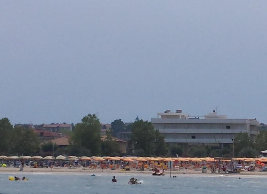 A beach at or near a szállodákat