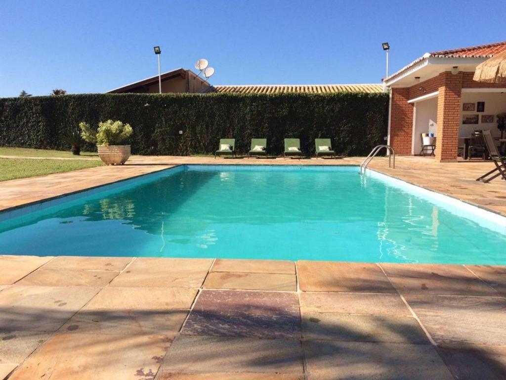  VV1150 Casa com piscina em Valinhos