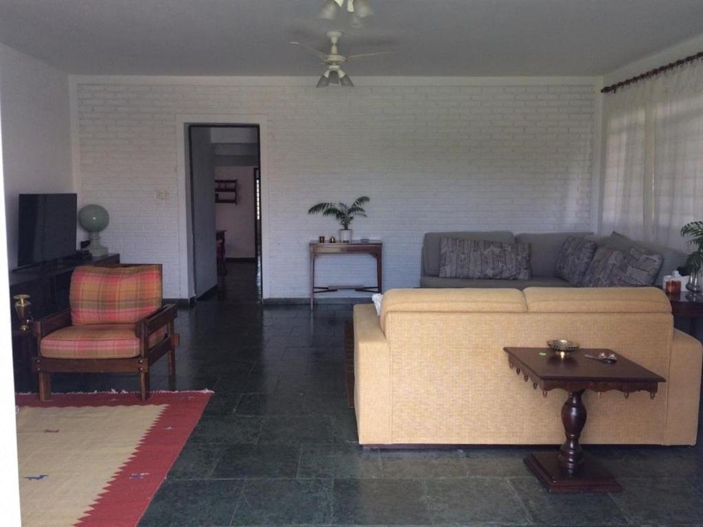  VV1150 Casa com piscina em Valinhos