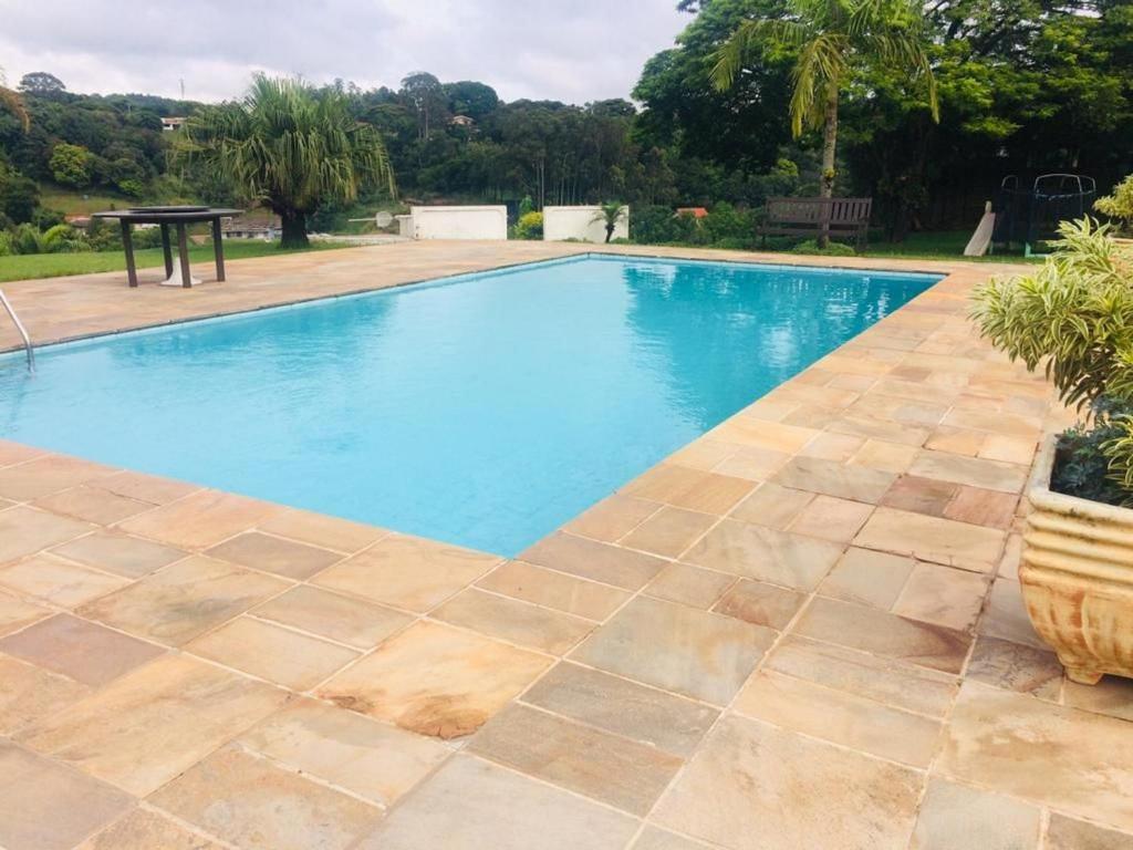  VV1150 Casa com piscina em Valinhos