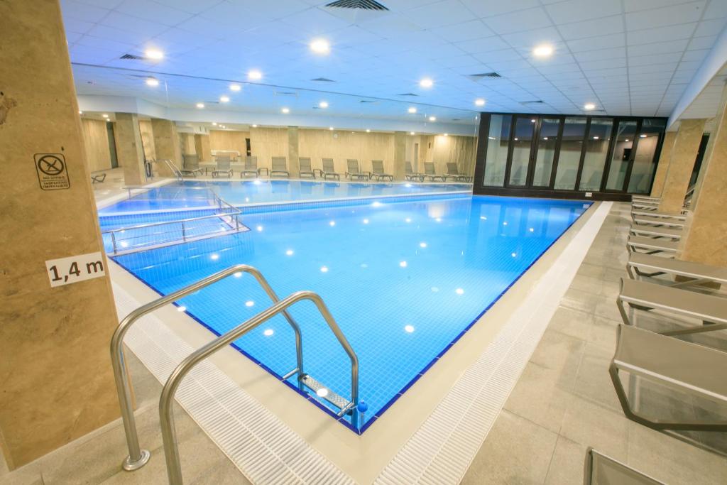 Bazén v ubytování Perun Hotel Sandanski nebo v jeho okolí