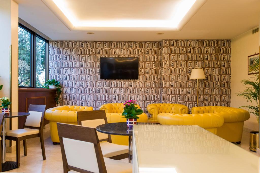 Hotel The Brand - Resim 13