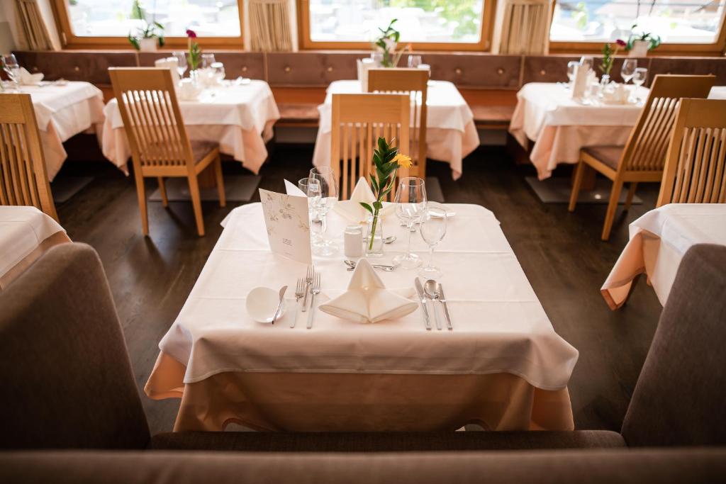 Restaurace v ubytování Oliven- & Genusshotel Hirzer
