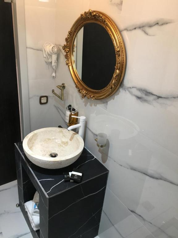 Pela Veranda Exquisite Suites - 7