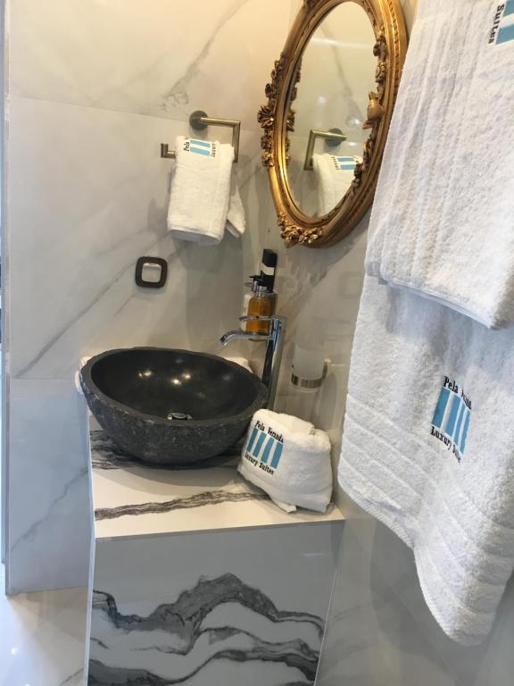 Pela Veranda Exquisite Suites - 17