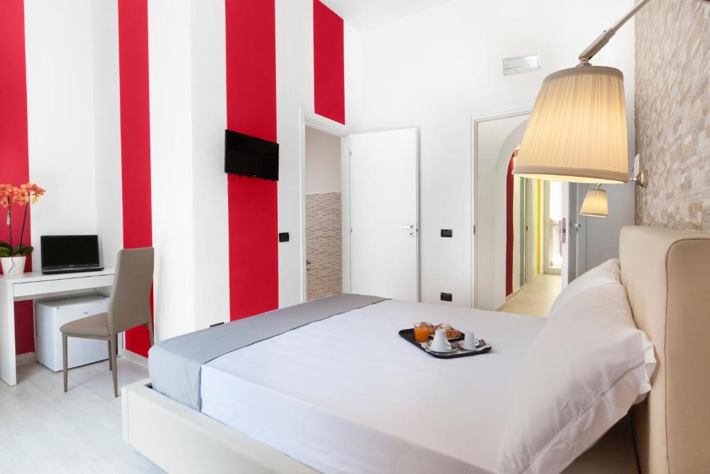 Rainbow Napoli - Double Room With Balcony