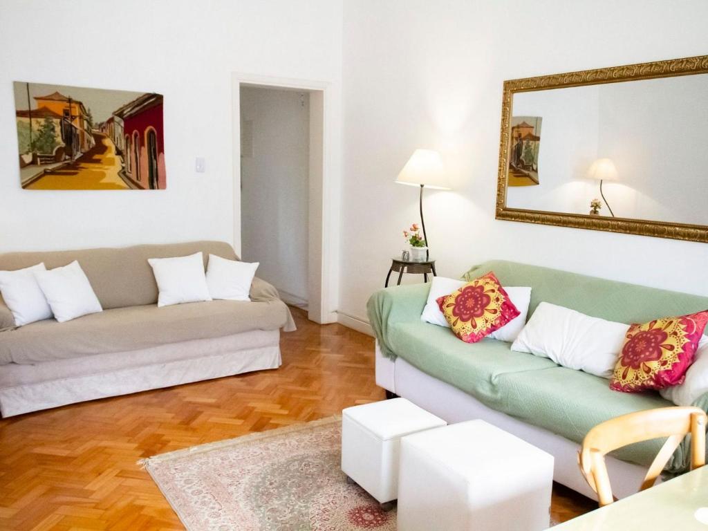  Quarto e sala espaçoso no Leblon