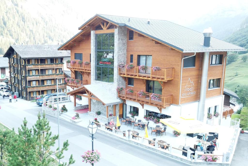 Nespecifikovaný výhled na hory nebo výhled na hory při pohledu z hotelu