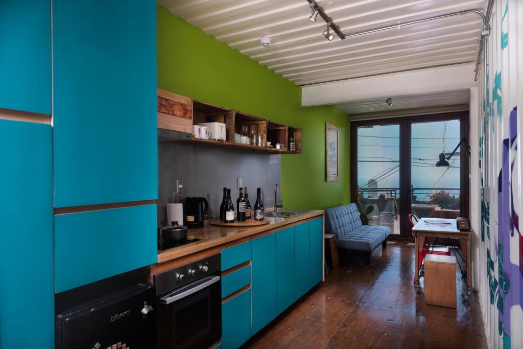 Eldhús eða eldhúskrókur á Hotel Winebox Valparaiso