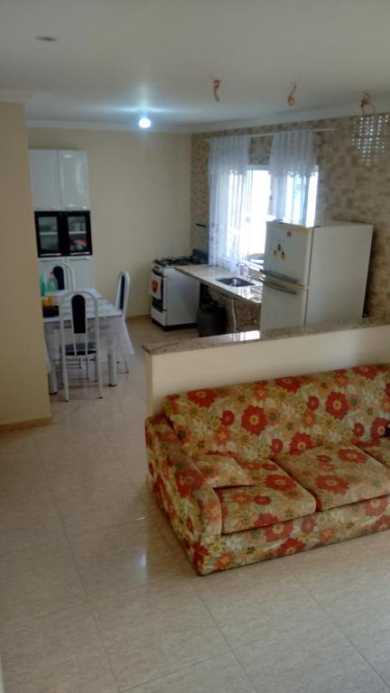 Casa Costa Azul - praça da Baleia