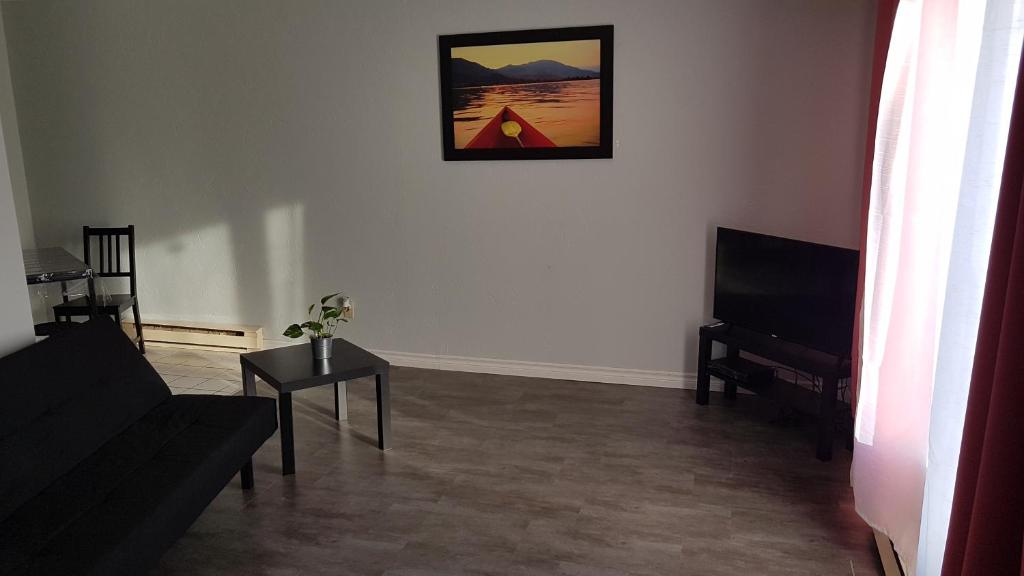 EXECUTIVE SUITES