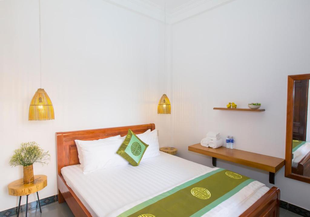 Purple Hue Central Hub - 4