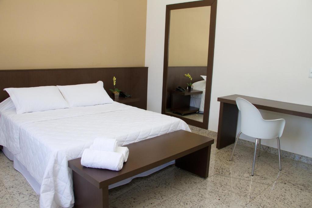  Santorini Hotel