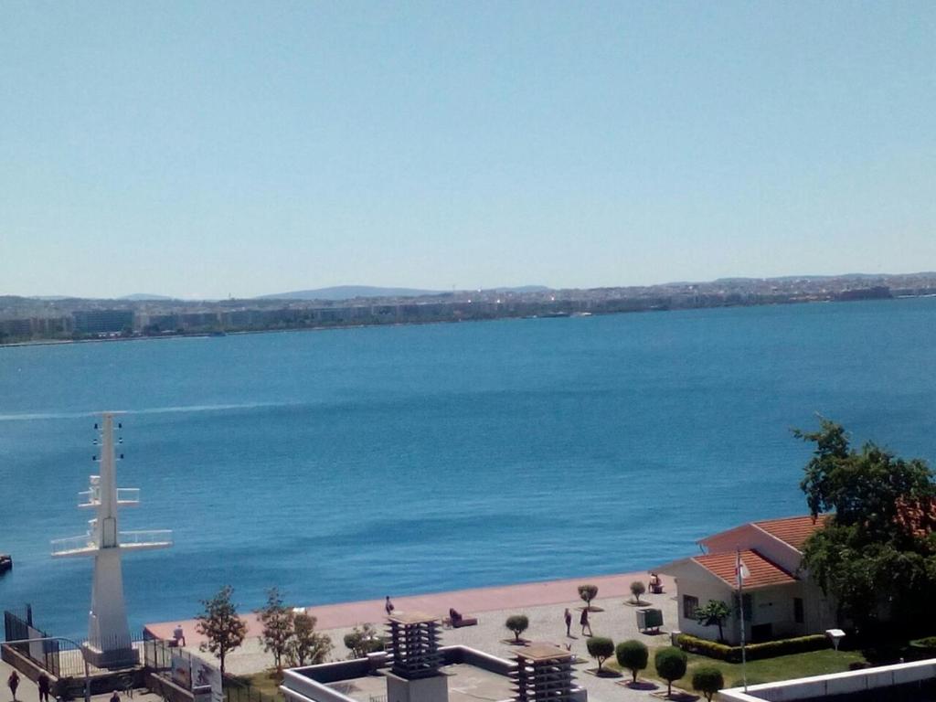 Waterfront Luxury Sea View Apartment - 7