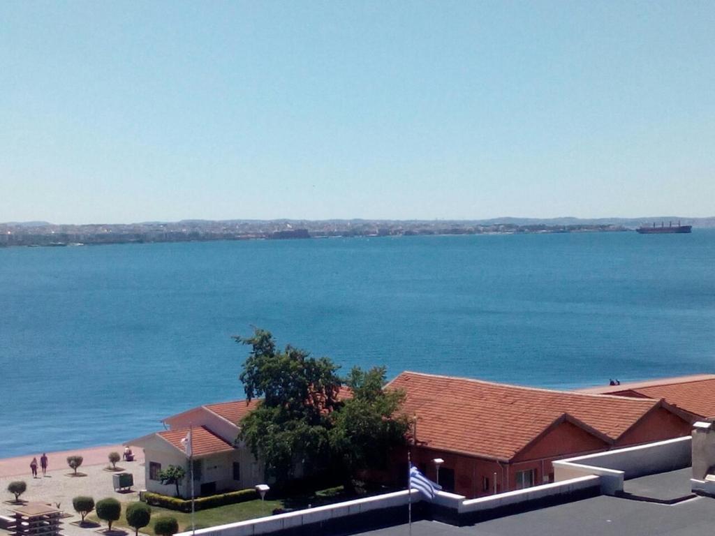 Waterfront Luxury Sea View Apartment - 3