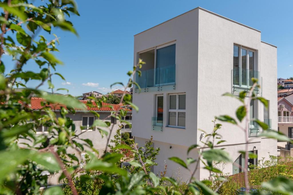 Budova, v ktorej sa vila nachádza