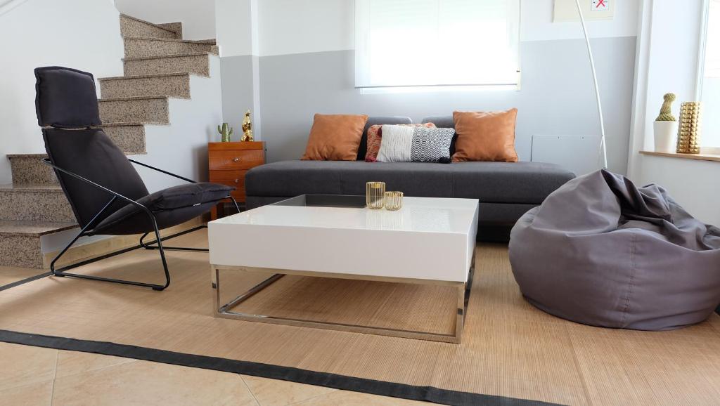 Posezení v ubytování EBLI House