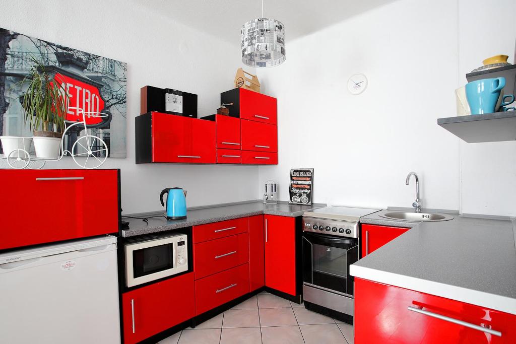 Red Bike Apart's - 6