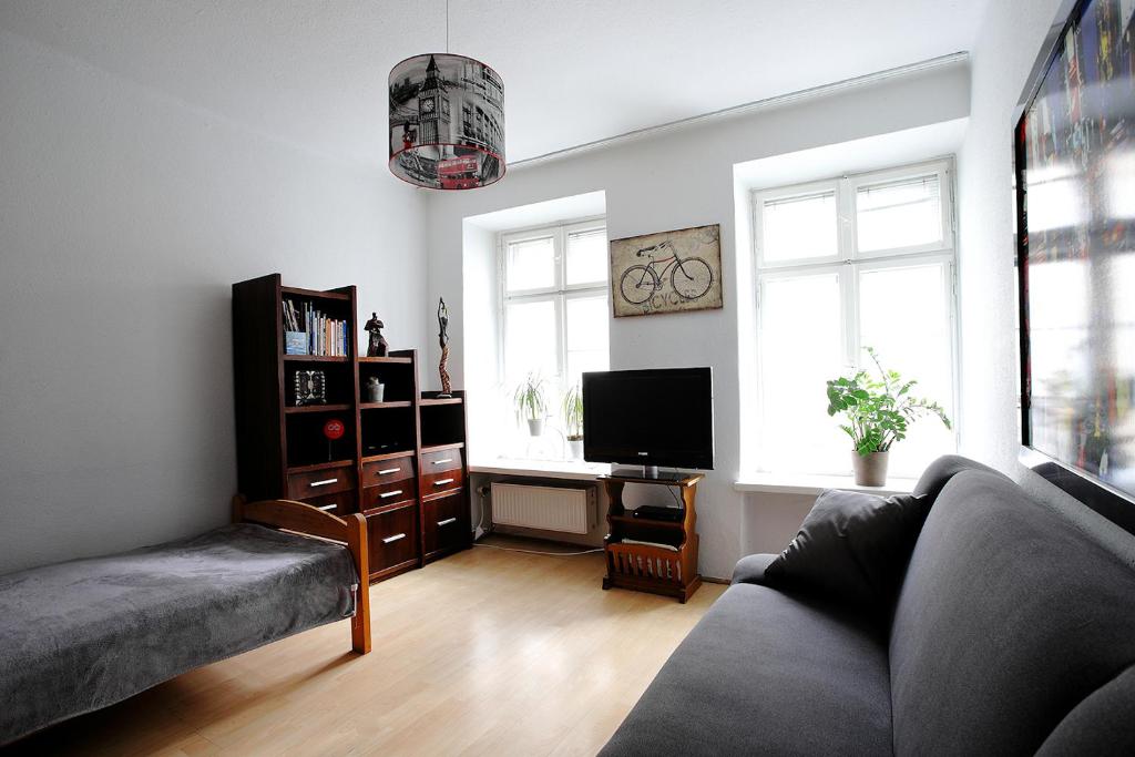 Red Bike Apart's - 4