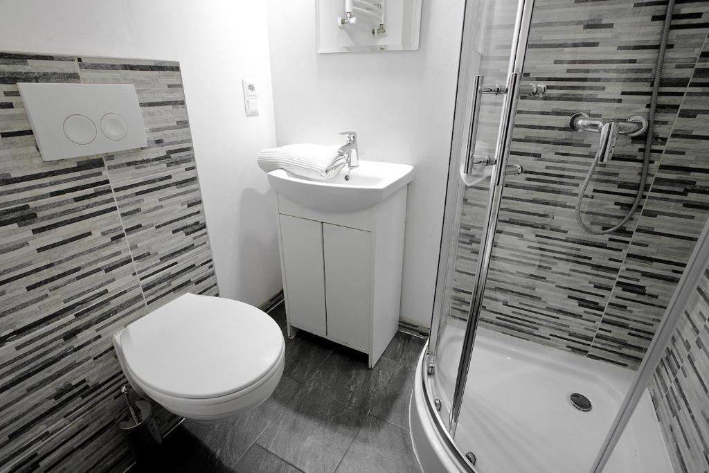 Red Bike Apart's - 7