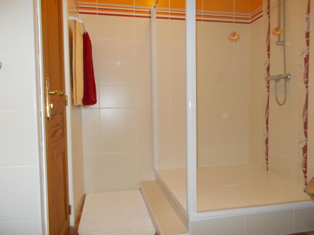 Koupelna v ubytování LES AJONCS