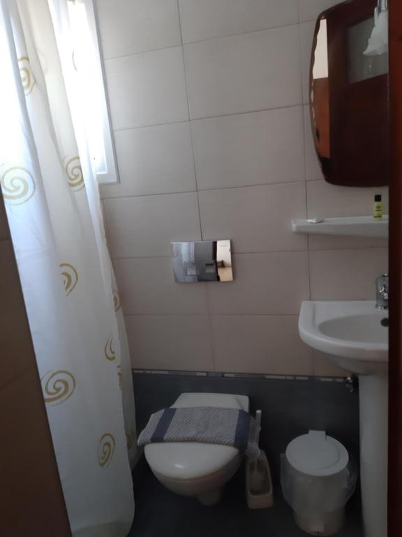 Koupelna v ubytování Villa Firostefani