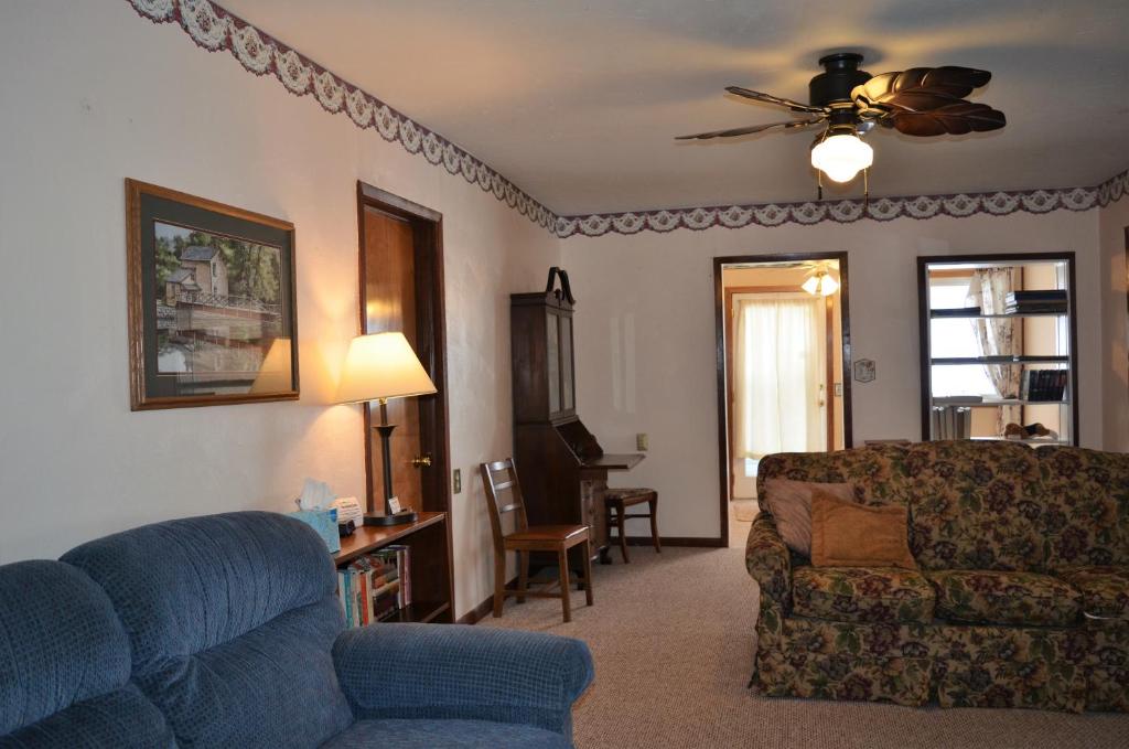 Gallery image of Little River Inn Motel in Leon