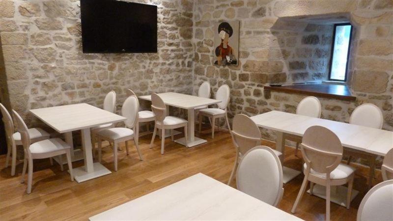 Posezení v ubytování Hotel Torre Zumeltzegi